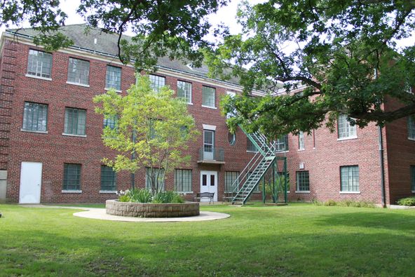 Woodridge Professional Building: 2619 W Heading Ave, West Peoria, IL 61604